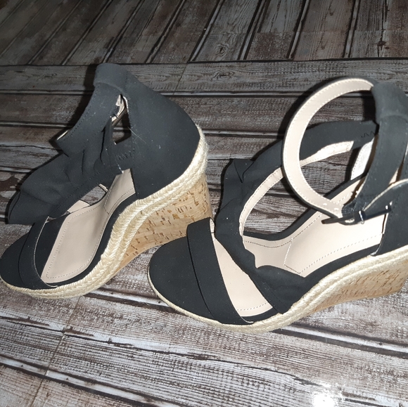 Wedge's - Picture 2 of 4